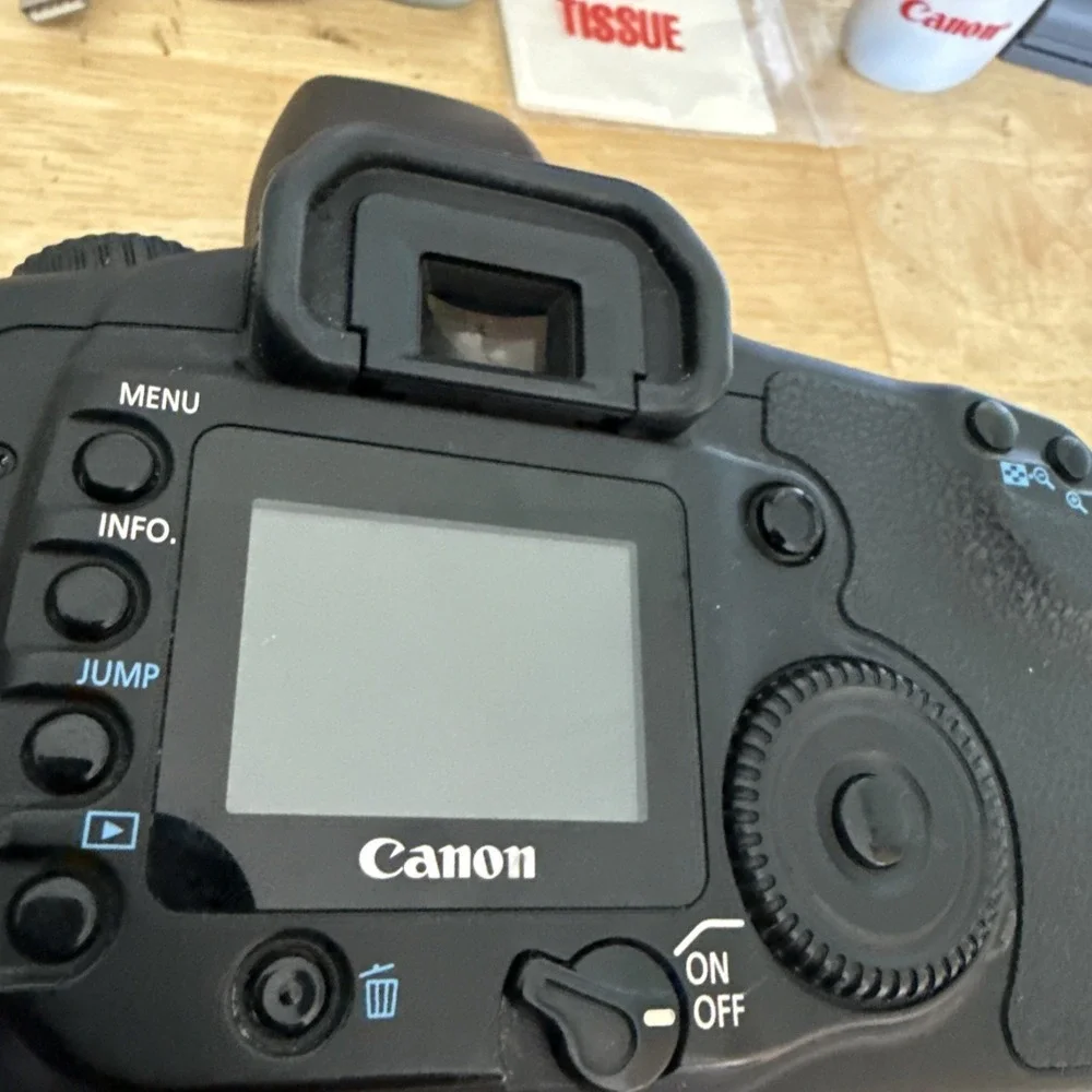 Canon EOS 20D 18-55,  EF 28-80mm F/3.5-5.6 Digital SLR Camera With Bag & Extras